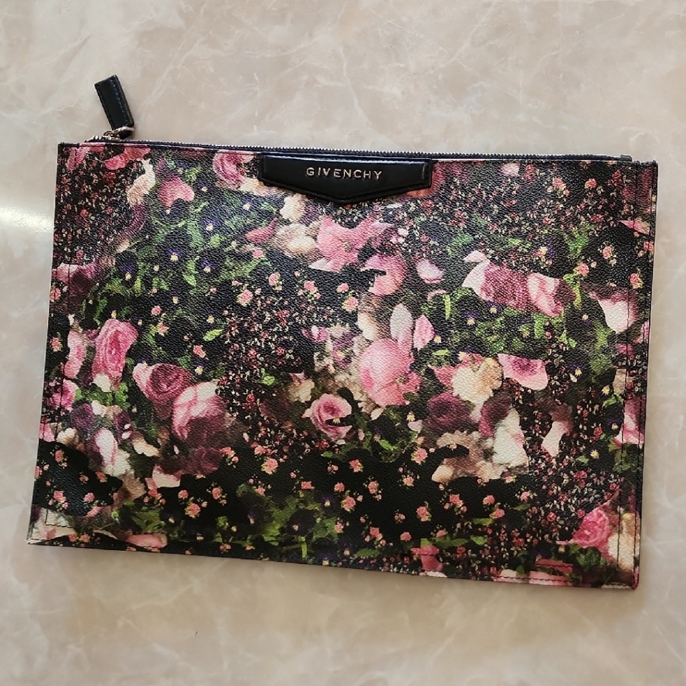 Givenchy Antigona Clutch